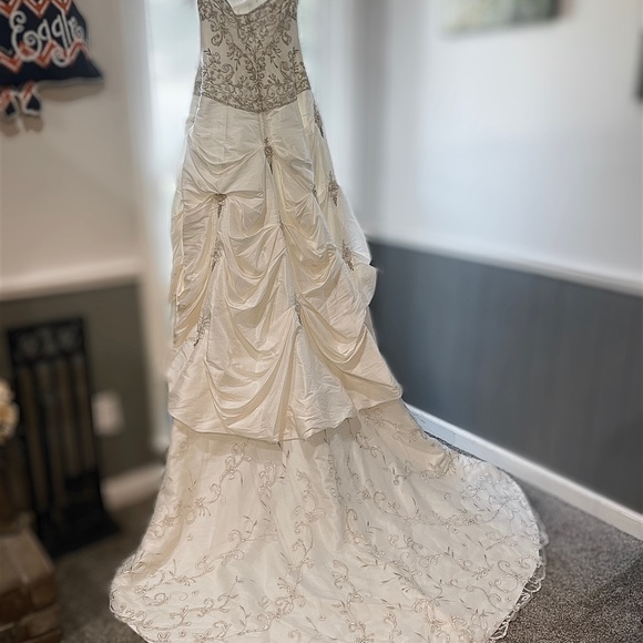 Mori Lee Wedding Dress with tags. - Picture 5 of 11